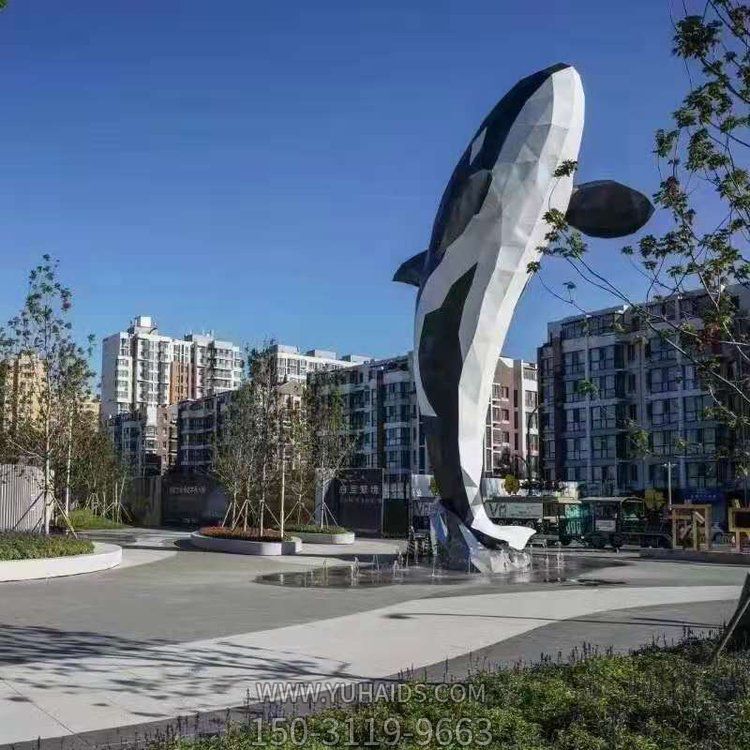 廣場(chǎng)擺放大型創(chuàng)意玻璃鋼鯨魚(yú)景觀雕塑