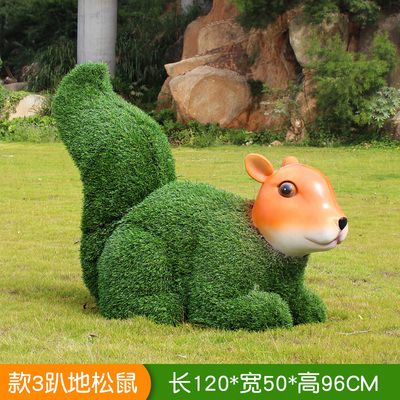 草坪戶外創(chuàng)意趴著的松鼠雕塑、