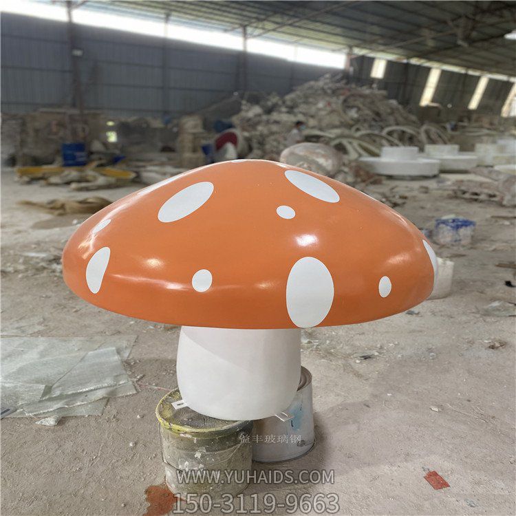珠?？ㄍㄐ∧⒐降袼?公園景觀玻璃鋼蘑菇雕塑