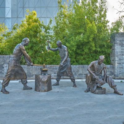 打鐵場景人物銅雕，鑄銅鑄造民俗生活人物情景雕塑