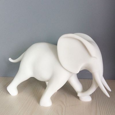 商廈室內創(chuàng)意潔白無瑕的漢白玉石雕大象雕塑