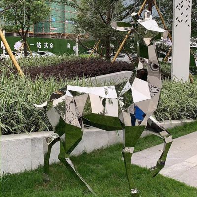 不銹鋼鏡面鹿，幾何塊面抽象鹿雕塑