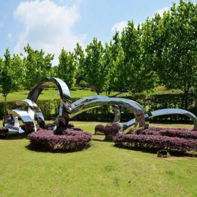 幾何不銹鋼鏡面戶(hù)外園林景觀雕塑