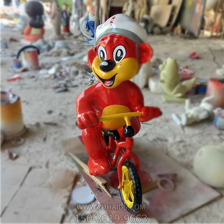 兒童樂(lè)園擺放玻璃鋼卡通小熊騎車(chē)公仔雕塑