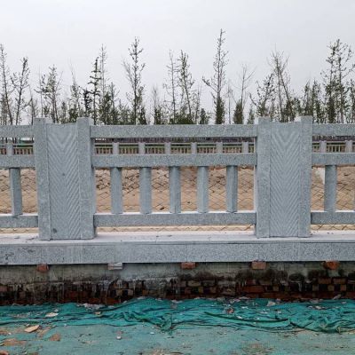城市河道邊裝飾大理石雕刻防護(hù)欄桿；欄板