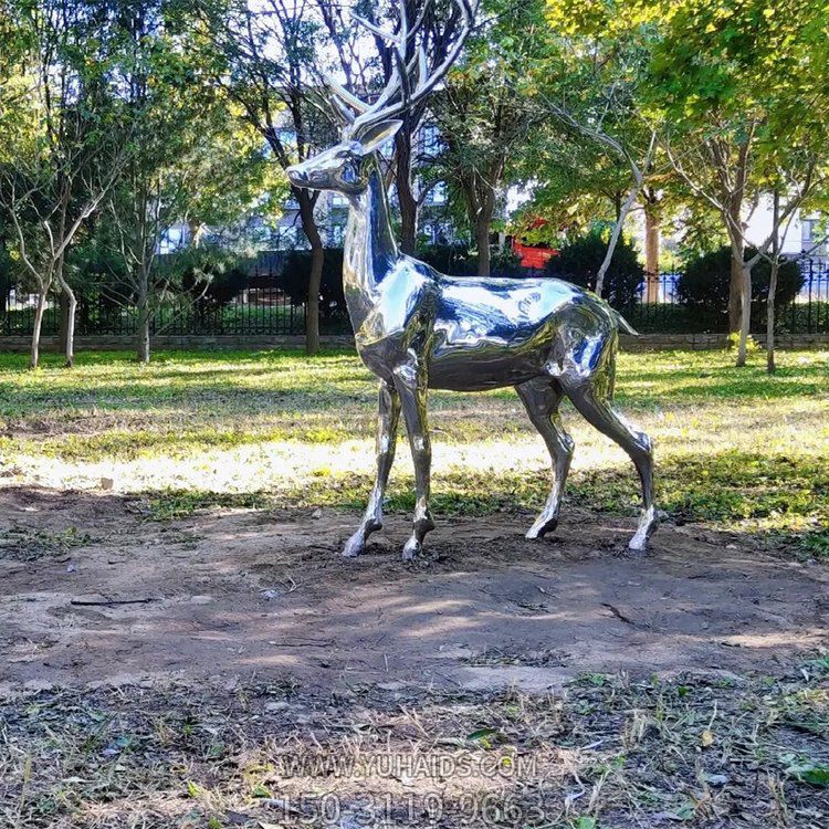 不銹鋼鏡面鹿，園林梅花鹿動(dòng)物擺件雕塑