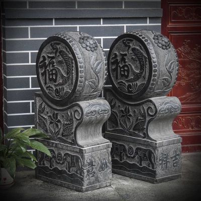 古建門口抱鼓石，黑色大理石雕刻