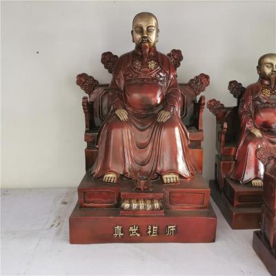 真武祖師坐姿銅像，紫銅紅色端坐的真武祖師鑄銅雕塑像