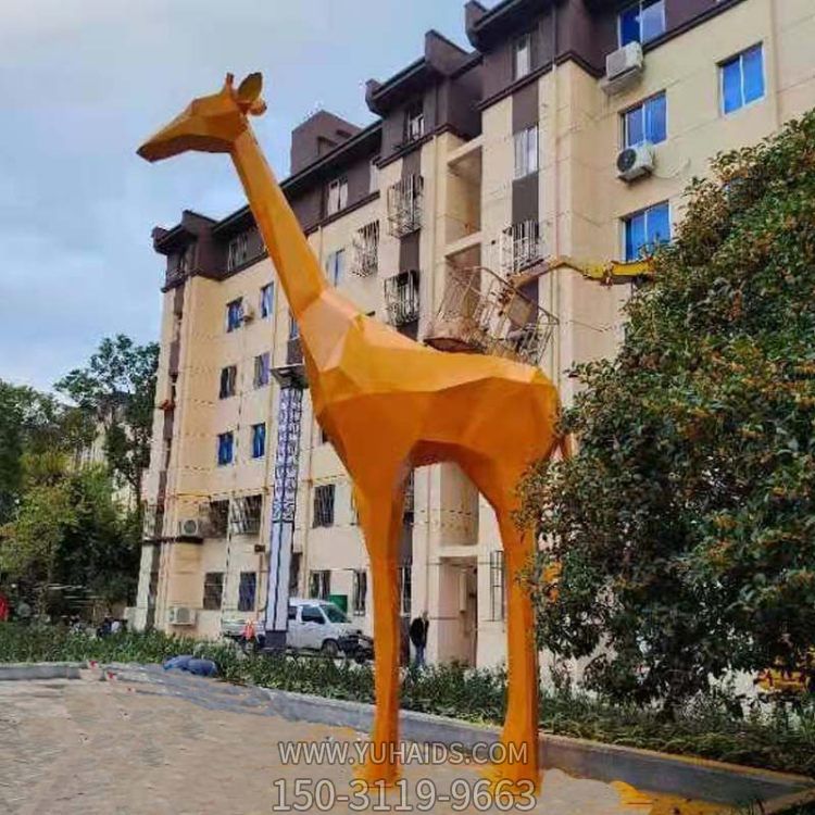 公園別墅小區(qū)小品擺件不銹鋼幾何動物長頸鹿<a href=