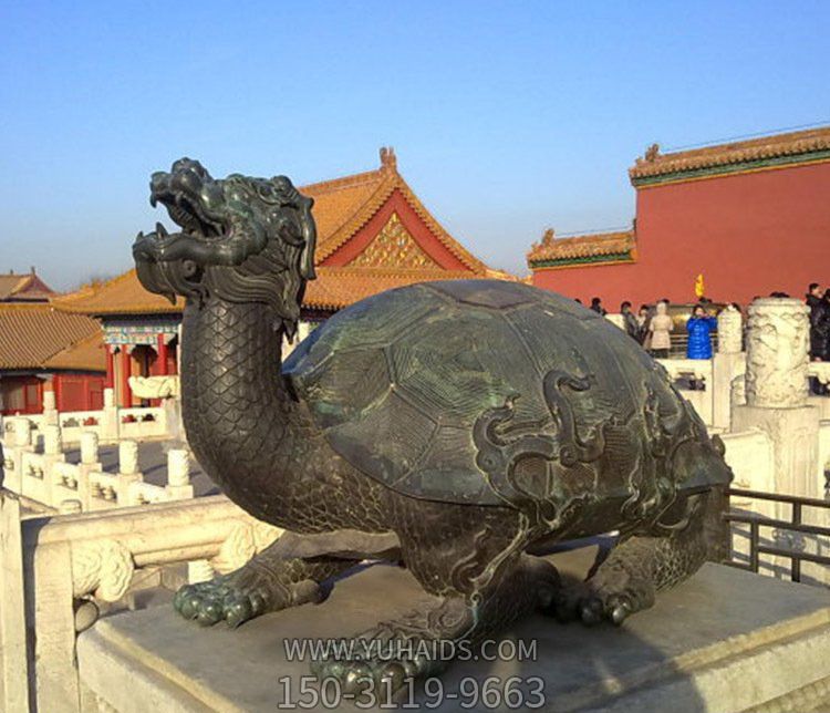 景區(qū)擺放的抬頭的玻璃鋼創(chuàng)意龍龜?shù)袼?>
                                <h2>景區(qū)擺放的抬頭的玻璃鋼創(chuàng)意龍龜?shù)袼?參數(shù)說明</h2>
                                                                        <table>
                                      <tr>
                                        <th>產(chǎn)品標(biāo)題</th>
                                        <td>景區(qū)擺放的抬頭的玻璃鋼創(chuàng)意龍龜?shù)袼?/td>
                                      </tr>
                                      <tr>
                                        <th>發(fā)布時(shí)間</th>
                                        <td>2023-06-08 13:59</td>
                                      </tr>
                                      <tr>
                                        <th>價(jià)格</th>
                                        <td><span>電話咨詢</td>
                                      </tr>
                                                                              <tr>
                                          <th>雕刻內(nèi)容</th>
                                          <td>龍、龍龜</td>
                                        </tr>
                                                                              <tr>
                                          <th>制作材質(zhì)</th>
                                          <td>玻璃鋼</td>
                                        </tr>
                                                                          </table>
                                <h2>景區(qū)擺放的抬頭的玻璃鋼創(chuàng)意龍龜?shù)袼?詳細(xì)說明</h2>
                                <p>玉海雕塑是一家綜合性的雕塑公司，擁有多款景區(qū)擺放的抬頭的玻璃鋼創(chuàng)意龍龜?shù)袼苣Ｐ停杉庸ざㄖ贫喾N景區(qū)擺放的抬頭的玻璃鋼創(chuàng)意龍龜?shù)袼?，支持材質(zhì)、樣式、風(fēng)格、尺寸大小等方面的調(diào)整修改定制。我們所加工制作的景區(qū)擺放的抬頭的玻璃鋼創(chuàng)意龍龜?shù)袼苜|(zhì)優(yōu)價(jià)廉，遍布全國多個(gè)省市地區(qū)，想要了解更多案例圖片，請電話或微信咨詢。材質(zhì)、大小、樣式等都可以按需定制，還可根據(jù)您提供給的景區(qū)擺放的抬頭的玻璃鋼創(chuàng)意龍龜?shù)袼軜訄D進(jìn)行制作！如有相關(guān)需求，歡迎致電（微信同號）：<span>150-3119-9663</span></p>
                                                                <div   class=