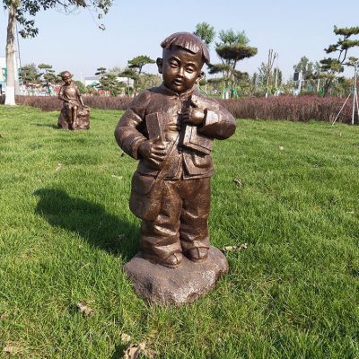 定制小孩吹喇叭雕塑需要多少錢(qián)？
