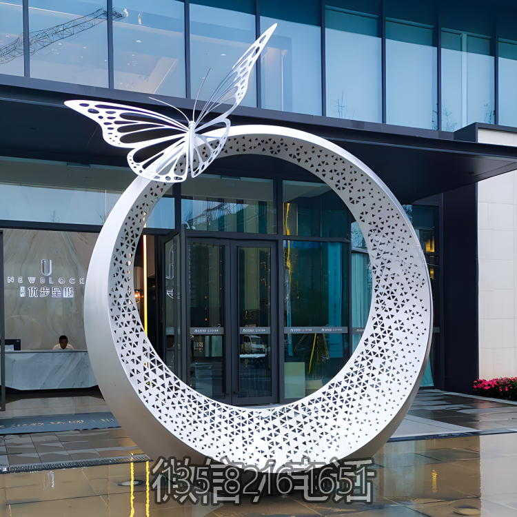圓環(huán)雕塑-戶外廣場(chǎng)不銹鋼鏤空蝴蝶落在圓環(huán)雕塑 圓環(huán)雕塑-戶外廣場(chǎng)不銹鋼鏤空蝴蝶落在圓環(huán)雕塑