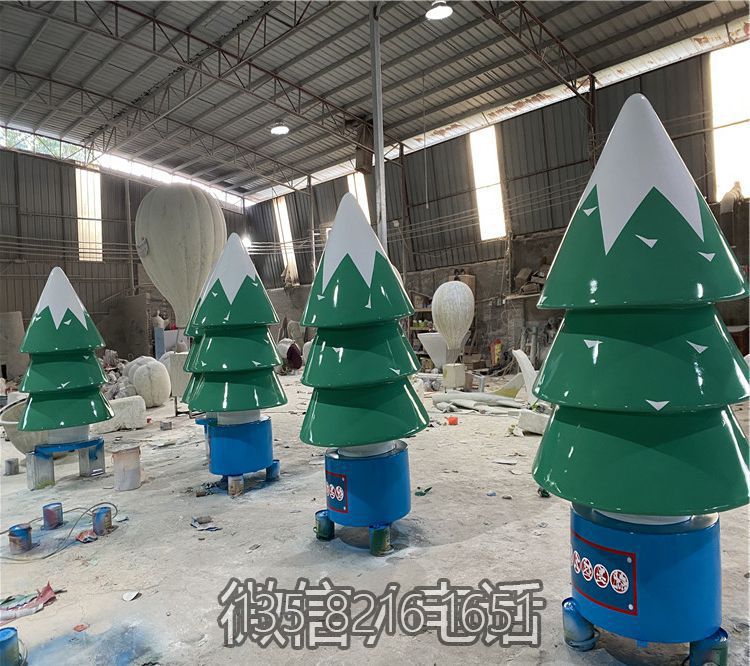 卡通造型玻璃鋼松樹(shù)圣誕樹(shù)雕塑擺件