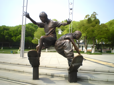 城市廣場(chǎng)景觀(guān)玻璃鋼仿銅景觀(guān)玩滑板的人物雕塑
